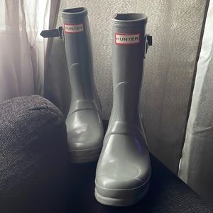Gently used hunter boots size 8